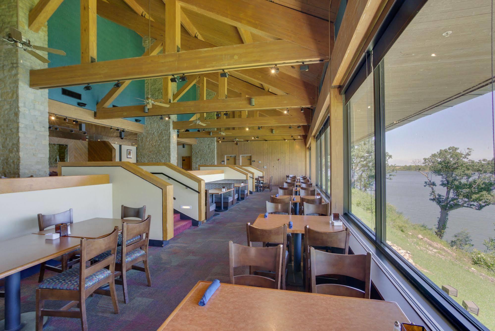 Deer Creek State Park And Conference Center 4*